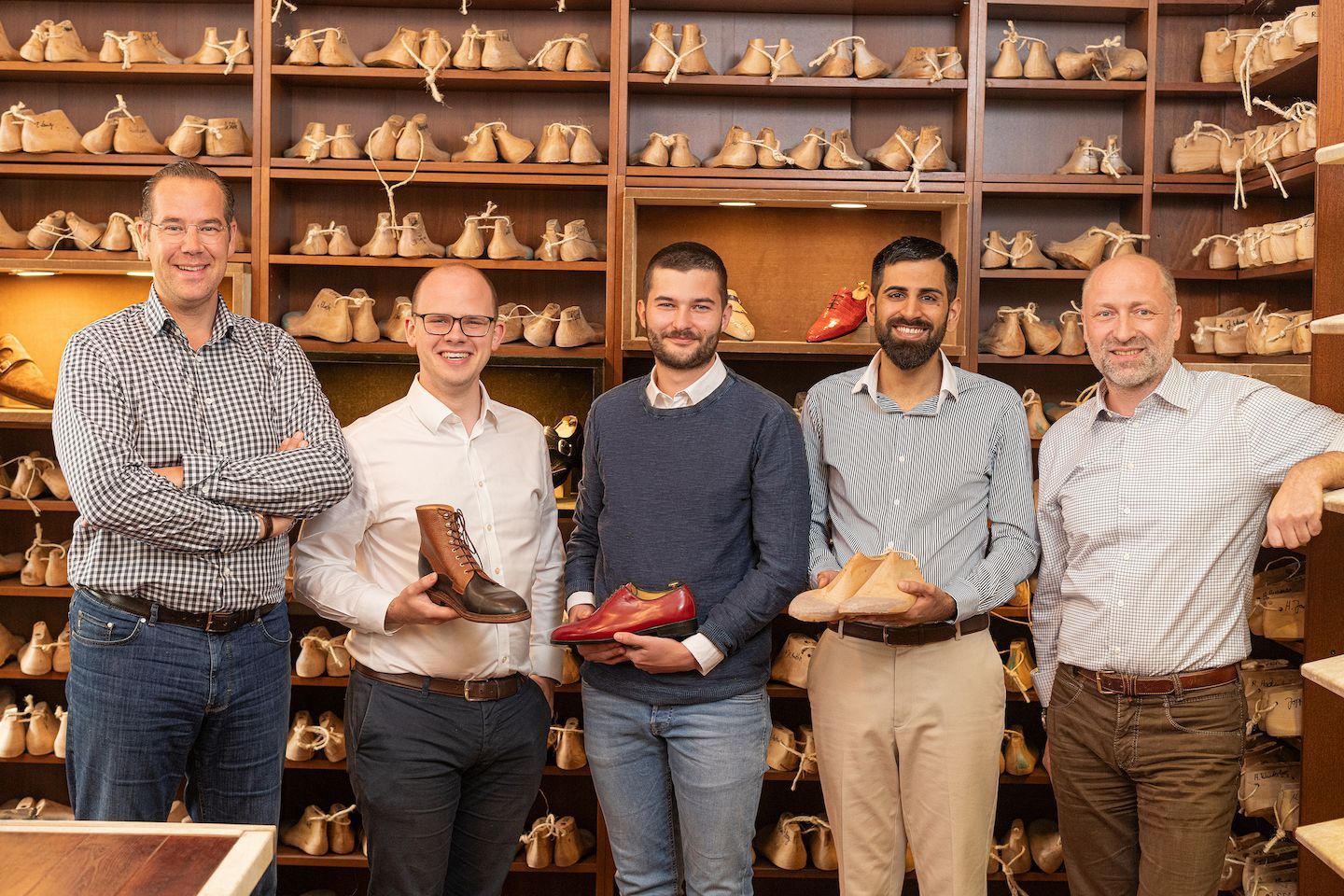 Modum team presenting the shoes