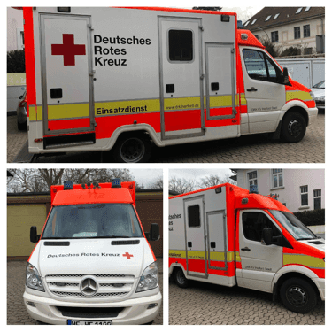 Training with VR Logo with DRK ambulance vehicles